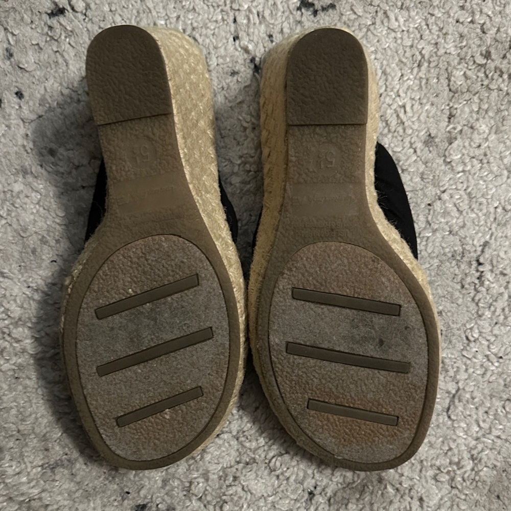 American Eagle Outfitters Black Striped Wedge SandalsSize 5 1/2 - Picture 5 of 7